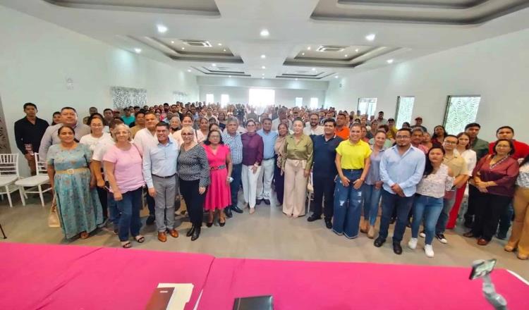 Selván toma protesta a nueva dirigente de Morena en Cárdenas