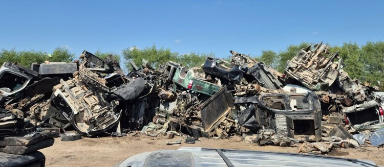 Destruye FGR 33 vehículos "monstruos" en Tamaulipas