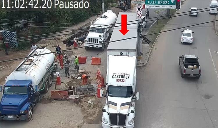 Tráiler averió semáforos en Col. Carrizal; falla fue reparada