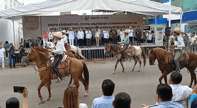 Casi 3 mil personas participaron en Desfile Deportivo, Cívico y Militar en Tabasco