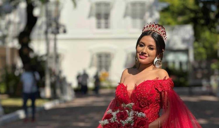 Quinceañera elige el Centro Cultural Quinta Grijalva para sesión de fotos