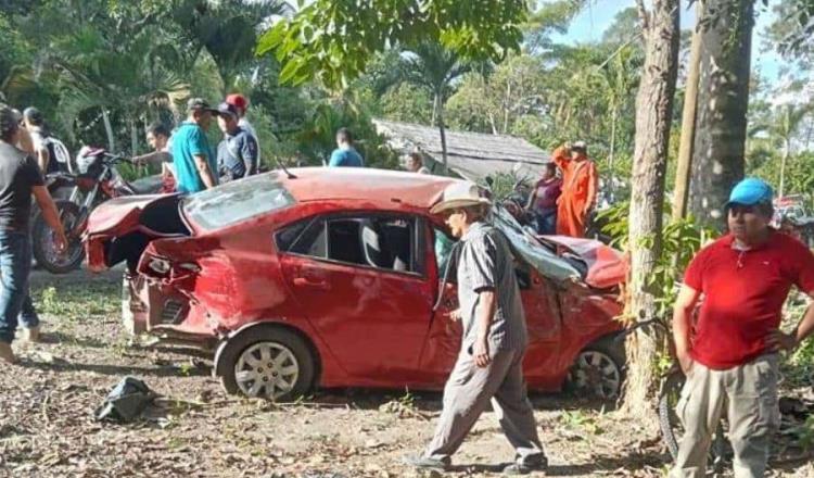 Accidente automovilístico en Cunduacán deja 4 jóvenes heridos