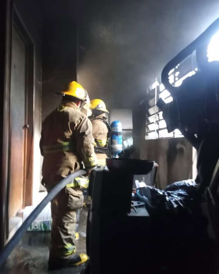 Se incendia vivienda en la colonia Magisterial