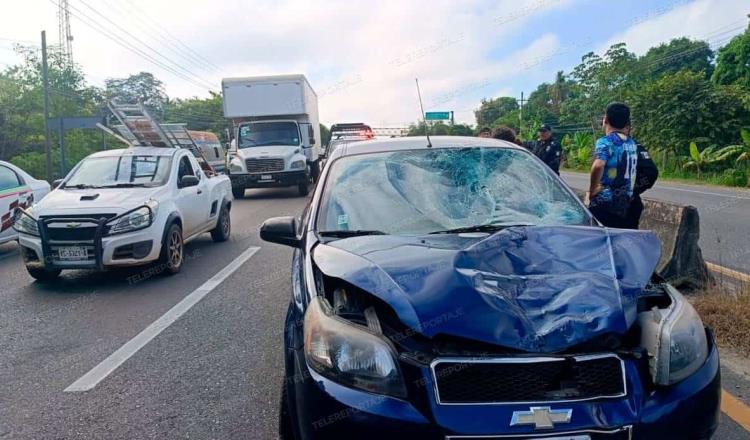 Vehículo embiste a motociclistas en la Villahermosa-Frontera