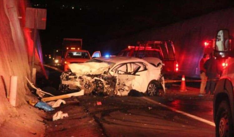 Mueren 5 integrantes de una familia en accidente vehicular en Tlaxcala