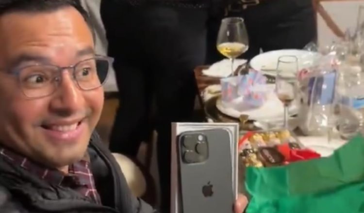 Empresarias regalan Iphone 16 de Navidad a sus empleados en Tamaulipas