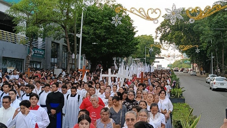 Con procesión, católicos tabasqueños aperturan año jubilar 2025