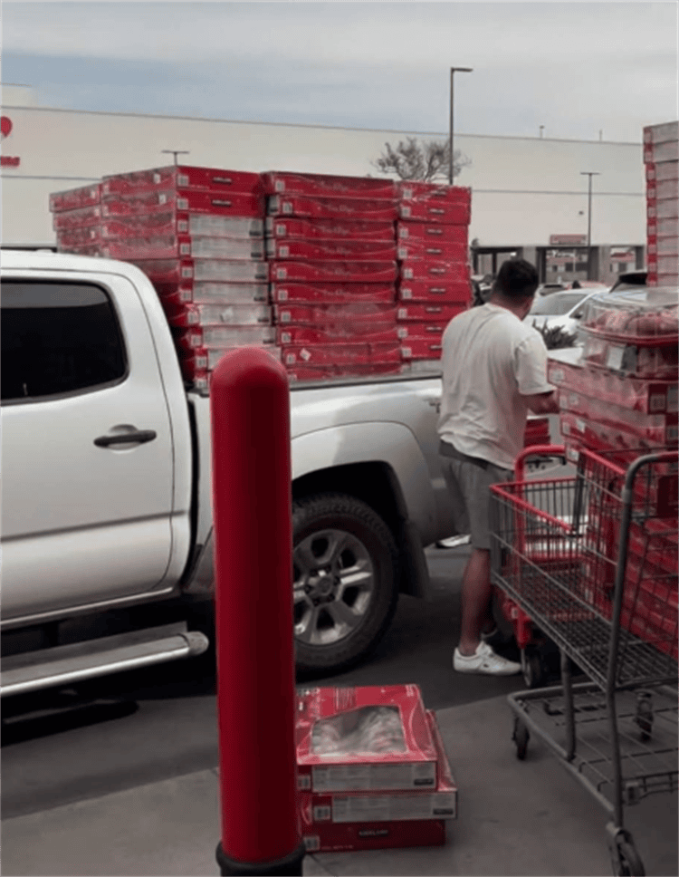 Mujer compra 800 roscas de reyes en Costco de Guadalajara para revender en Colima