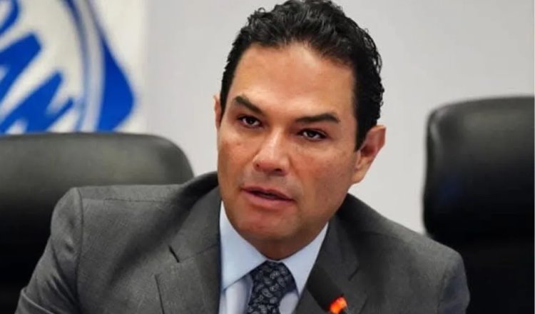 Senador del PAN "presume" su invitación a investidura de Trump